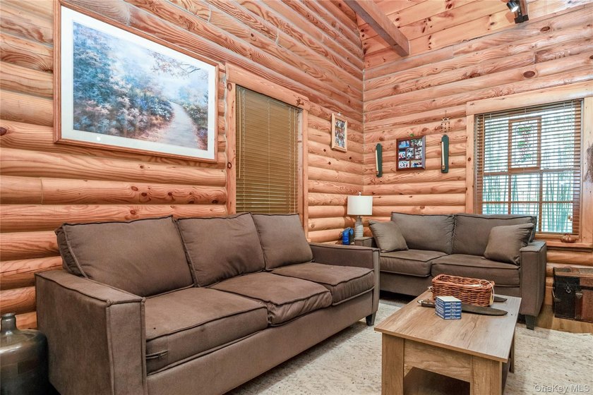 Located in the highly sought-after Oakwood on the Sound - photo 3