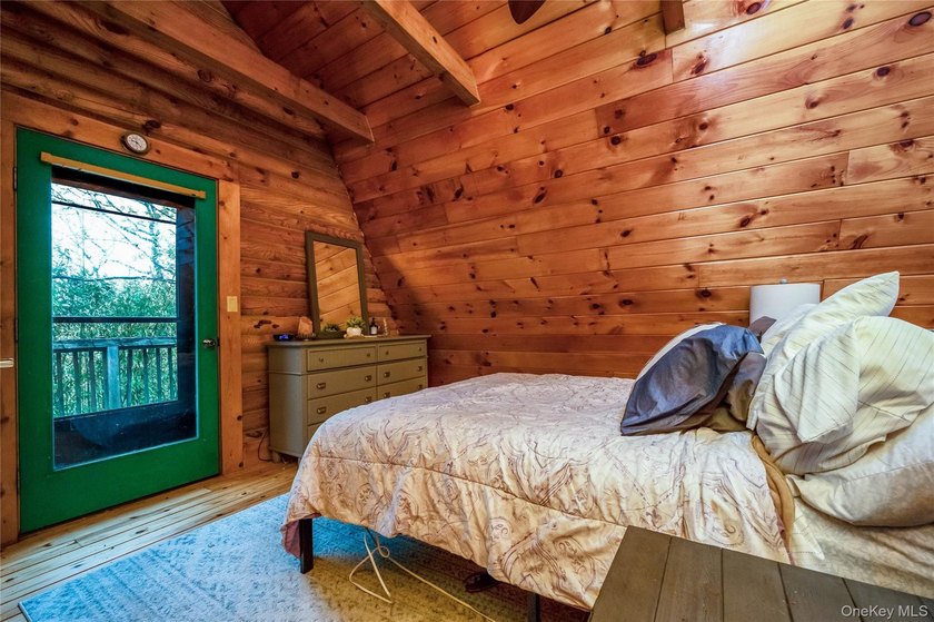 Located in the highly sought-after Oakwood on the Sound - photo 5