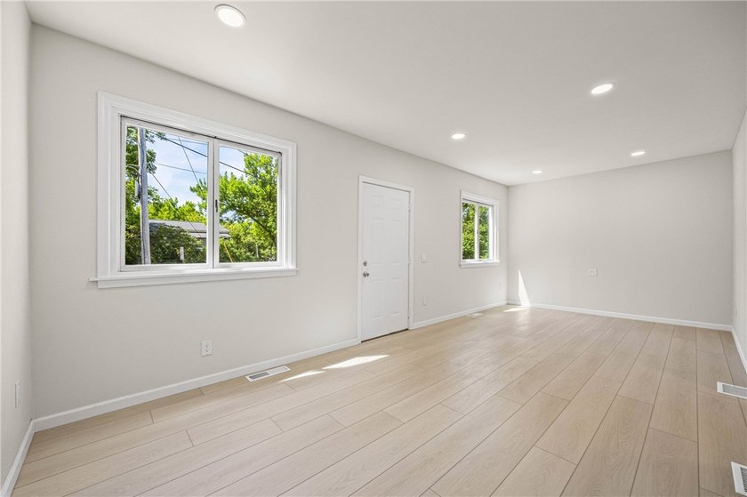 Welcome to 714 Otis Street in Rochester, NY! This adorable - photo 6
