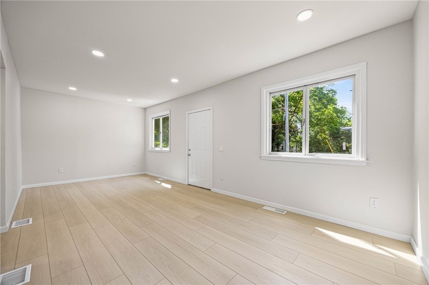 Welcome to 714 Otis Street in Rochester, NY! This adorable - photo 8