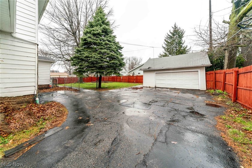 Welcome to 20303 Lake Shore Blvd, a spacious 5-bedroom Colonial - photo 7