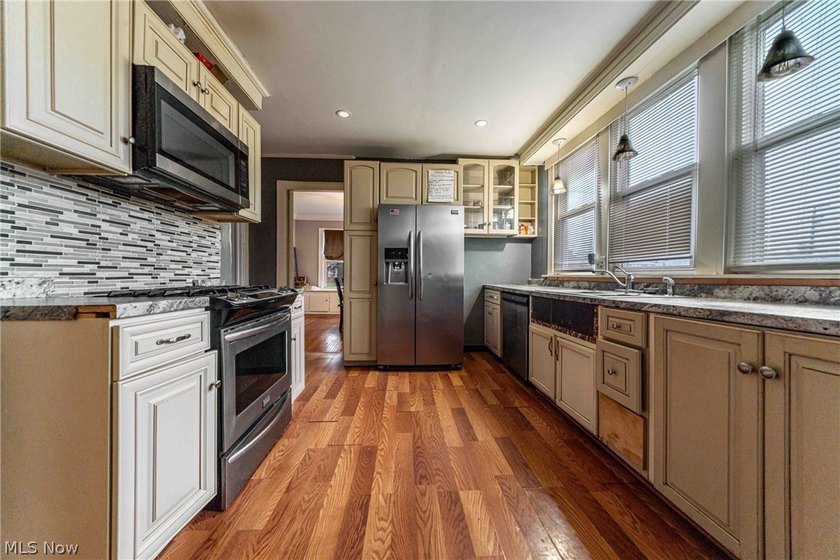 Welcome to 20303 Lake Shore Blvd, a spacious 5-bedroom Colonial - photo 8