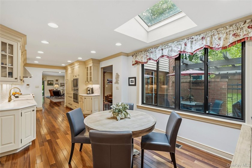 Welcome to Estates II Manhasset, an exquisitely updated Belaire - photo 7