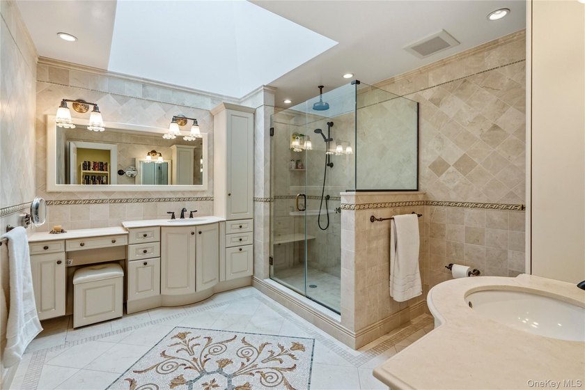 Welcome to Estates II Manhasset, an exquisitely updated Belaire - photo 9