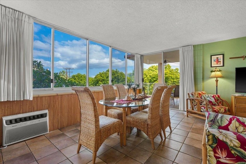 Welcome to B-201, a spacious 1,048 sq. ft. 2-bedroom, 2-bath - photo 12
