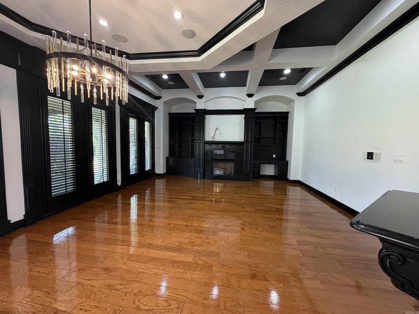 Welcome to 60 Deauville Circle in the highly sought-after Chenal - photo 13