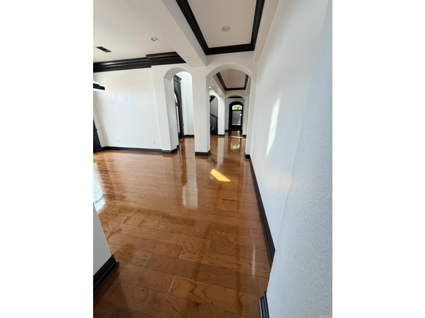 Welcome to 60 Deauville Circle in the highly sought-after Chenal - photo 17