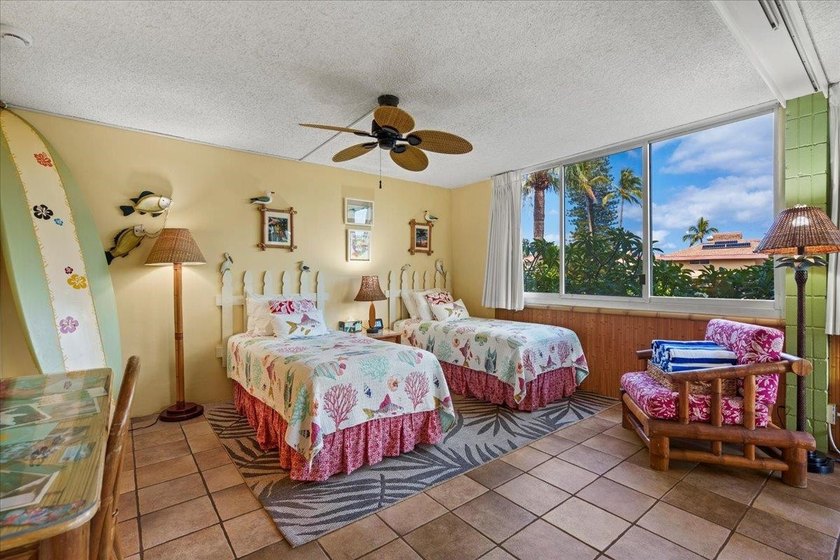 Welcome to B-201, a spacious 1,048 sq. ft. 2-bedroom, 2-bath - photo 24