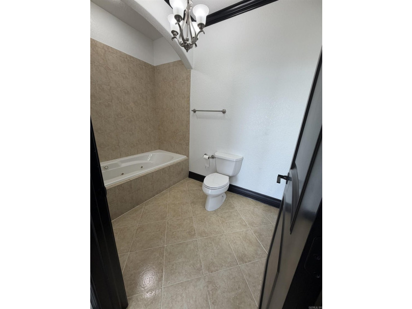 Welcome to 60 Deauville Circle in the highly sought-after Chenal - photo 29