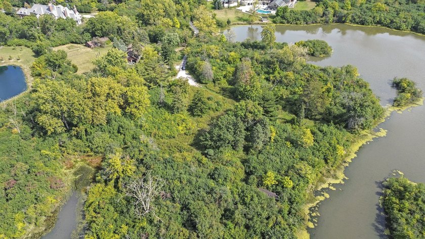 Build your dream estate in the prestigious gated community of - photo 2