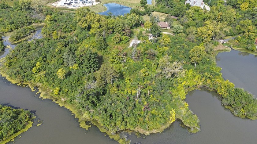 Build your dream estate in the prestigious gated community of - photo 5