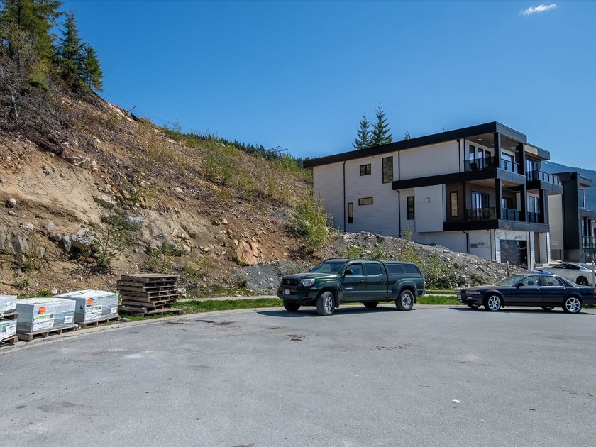 UNIVERSITY HIGHLANDS BUILDING LOT!! Located in the prestigious - photo 18