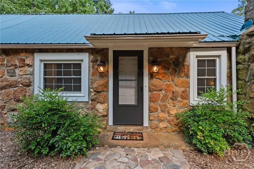 If you've been looking for a quiet cottage on a large piece of - photo 19
