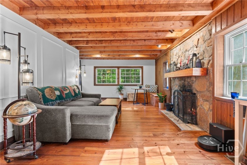 If you've been looking for a quiet cottage on a large piece of - photo 22