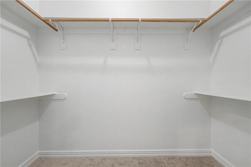 Beautifully remodeled 4 bedroom/3 bathroom Bellafont townhome - photo 26