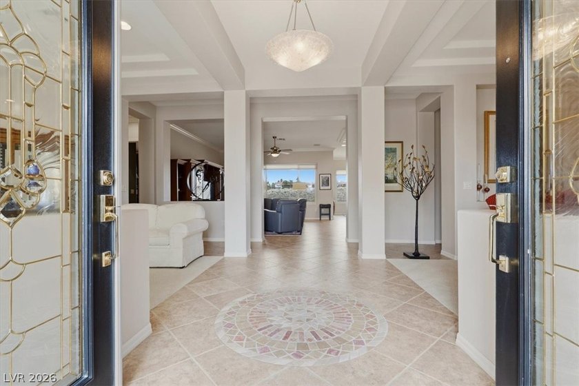 Welcome to this beautifully updated Monticello model in the - photo 4