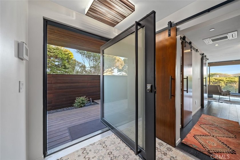 Discover luxury oceanfront living in this custom 3 bedroom, 2 - photo 44