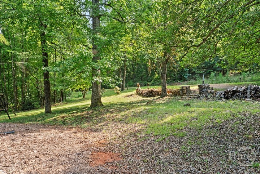 If you've been looking for a quiet cottage on a large piece of - photo 47