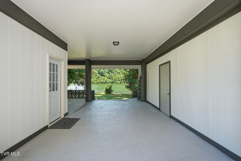 Welcome to your own slice of Boone Lake paradise! If you've been - photo 5