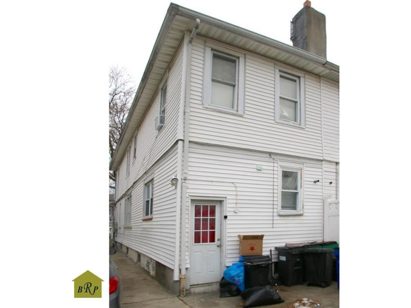 Welcome to this beautifully maintained Colonial one-family home - photo 3