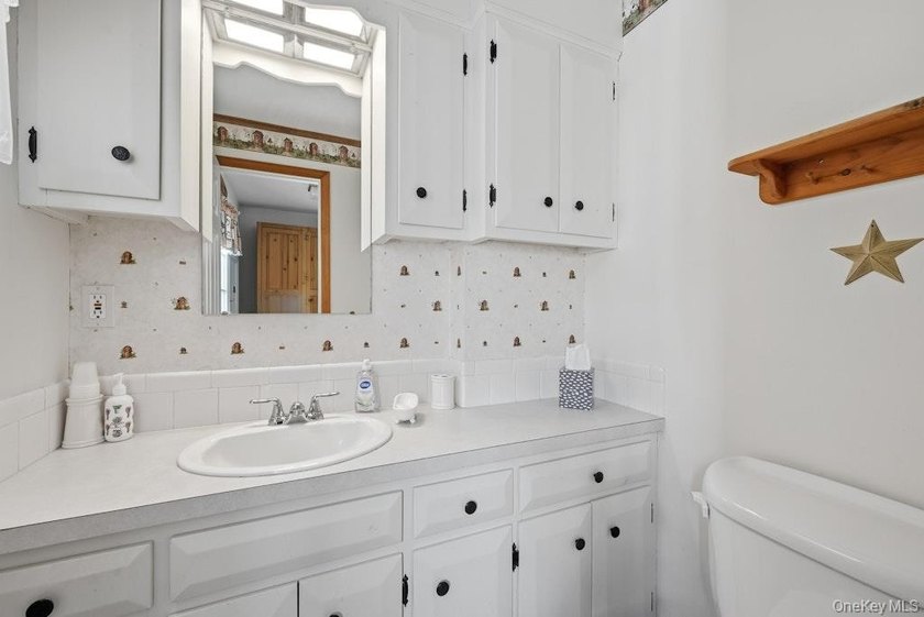 This immaculate 3 bedroom 1.5 bath home sits on a beautifully - photo 22