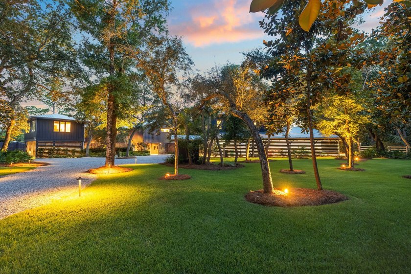 Welcome to this stunning waterfront retreat in historic Point - photo 7