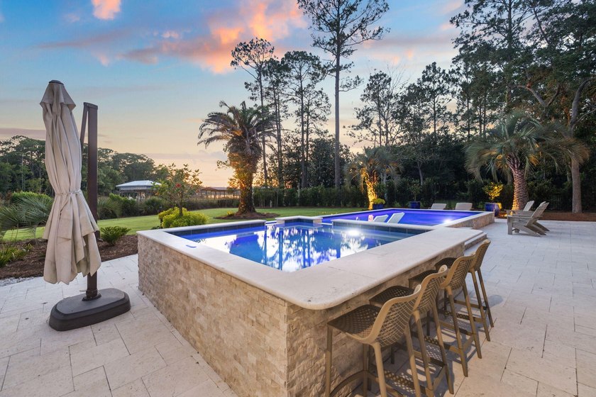 Welcome to this stunning waterfront retreat in historic Point - photo 9
