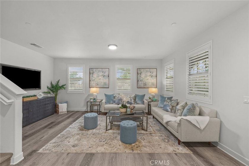 Stunning detached corner-lot home in the prestigious gated - photo 6