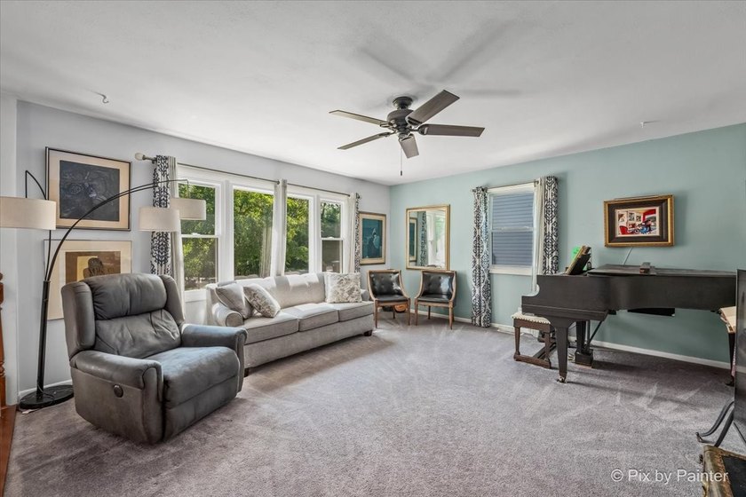 Welcome home! This beautifully maintained 3-bedroom, 1.1-bath - photo 5