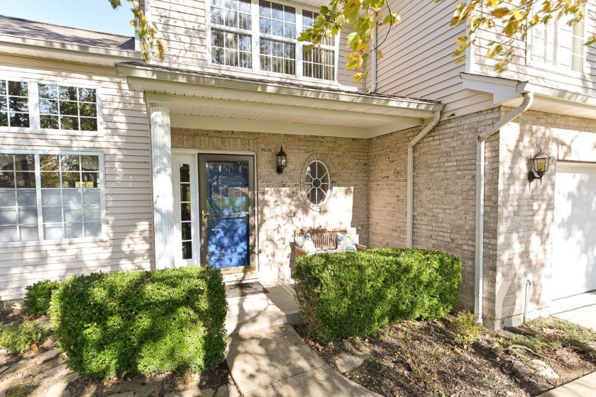 IMMACULATE 3 BR TRANSITIONAL WITH LAKE VIEWS!  SOLD - photo 8
