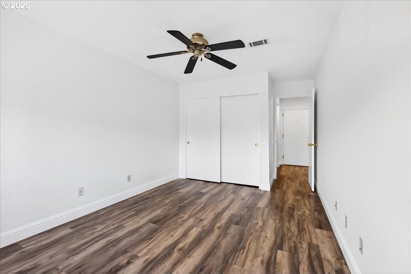 Welcome home to this move-in ready top-floor condo ideally - photo 23