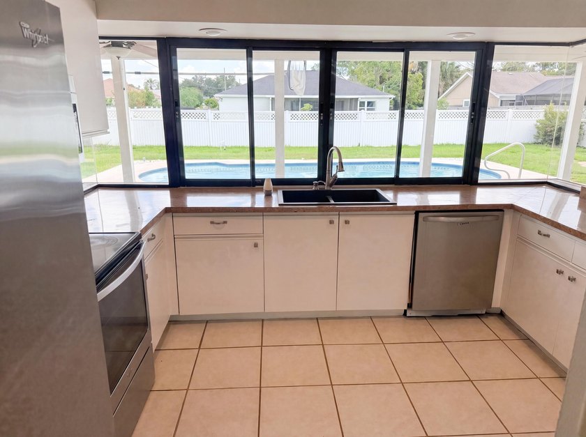 2305 SW Fern Cir is a one-story Port Saint Lucie home with a - photo 25