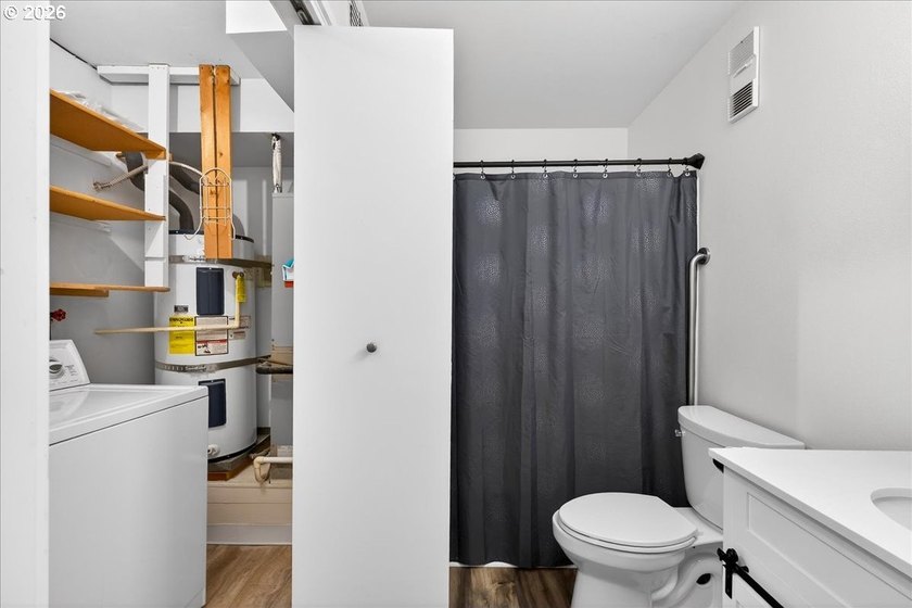Welcome home to this move-in ready top-floor condo ideally - photo 29