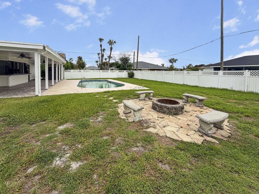 2305 SW Fern Cir is a one-story Port Saint Lucie home with a - photo 34
