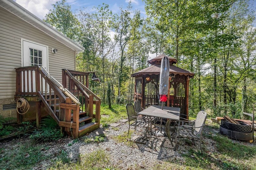 Fishing &amp; Hunting Camp with Mountain Views and River Frontage - photo 43