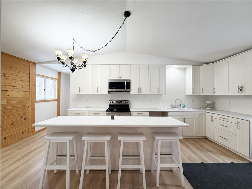 Welcome to this beautifully updated 3-bedroom, 2-bath home set - photo 5