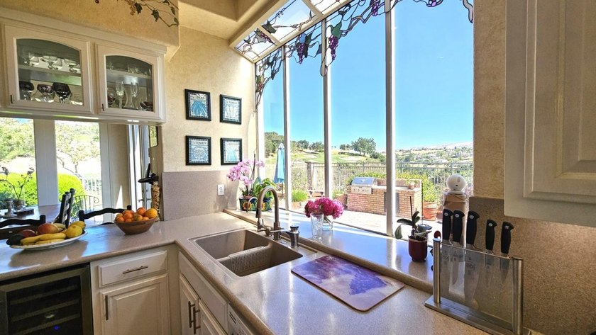 Rare opportunity to own a beautifully maintained view home in - photo 20