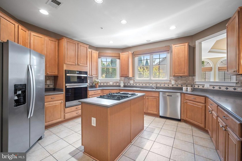 Welcome to this exceptional luxury residence in the highly - photo 20