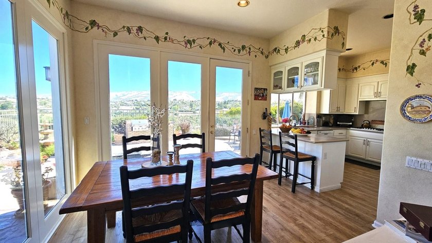 Rare opportunity to own a beautifully maintained view home in - photo 24