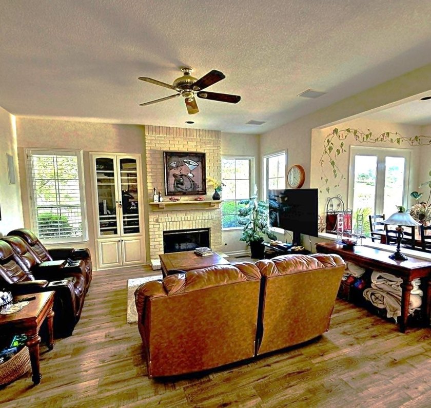 Rare opportunity to own a beautifully maintained view home in - photo 29