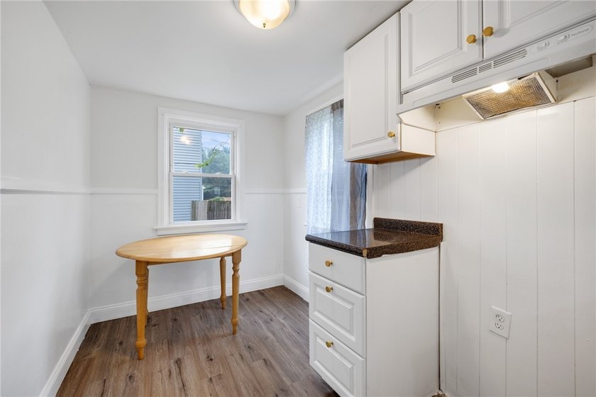 Welcome to this beautifully refreshed 3-bedroom, 1-bath home - photo 12