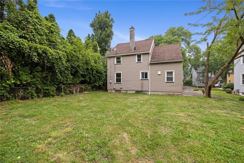 Welcome to this beautifully refreshed 3-bedroom, 1-bath home - photo 22