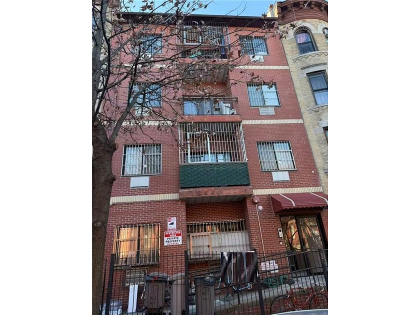 A Spacious 2 Bedrooms 1 Bathroom In Sunset Park Brooklyn. It Was - photo 2