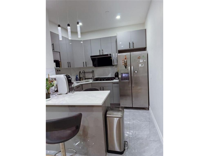 A Spacious 2 Bedrooms 1 Bathroom In Sunset Park Brooklyn. It Was - photo 4