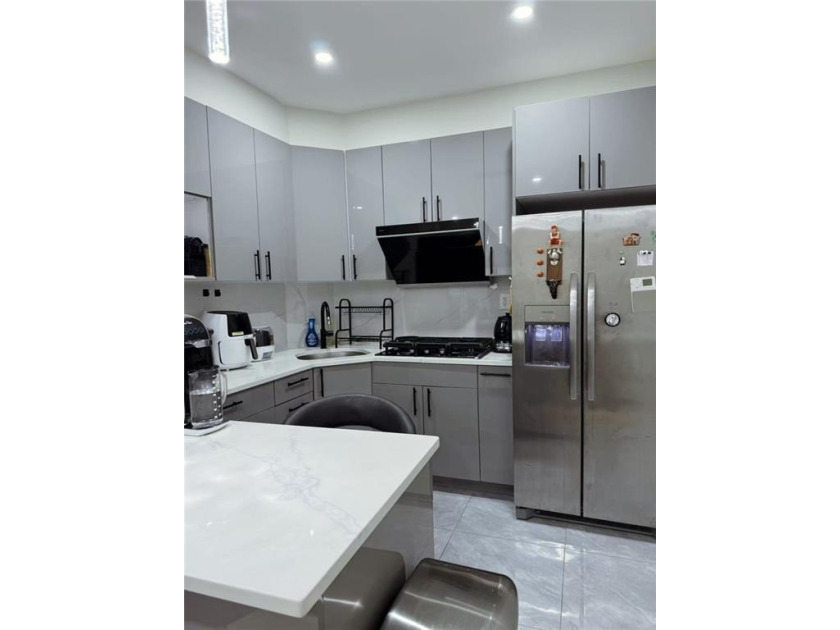 A Spacious 2 Bedrooms 1 Bathroom In Sunset Park Brooklyn. It Was - photo 5