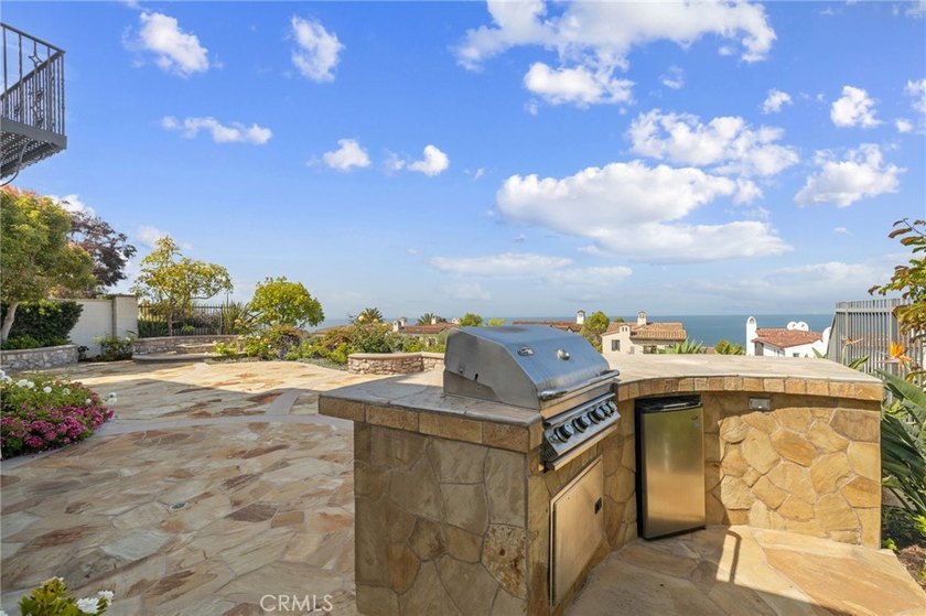 Experience the pinnacle of coastal luxury in the exclusive guard - photo 36