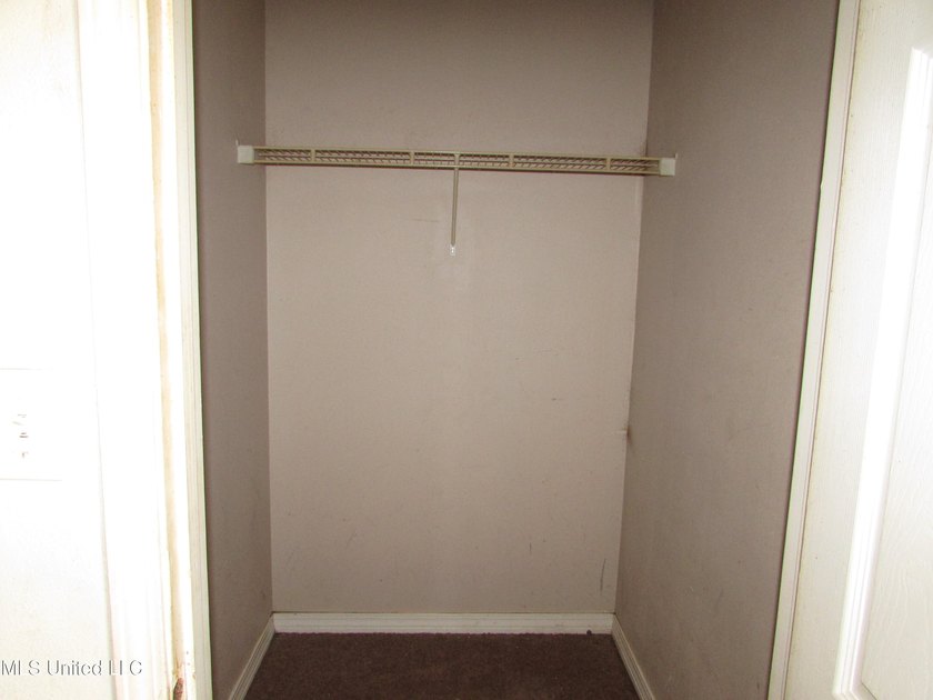 Great investment potential. 3/2 on each side. One side rented - photo 11