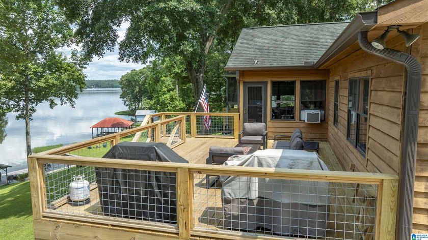 Great location, even better lake views! This move-in ready home - photo 15