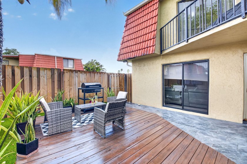 Beautiful and elegant 2-bedroom, 2.5-bath townhome in one of the - photo 28