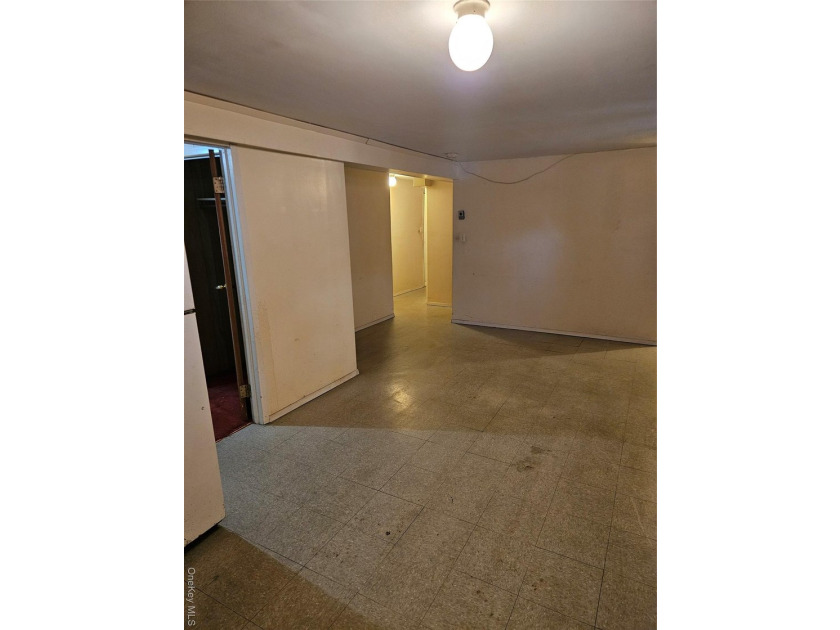 Nicely maintained 2 family home with wood floors. 1st floor has - photo 33